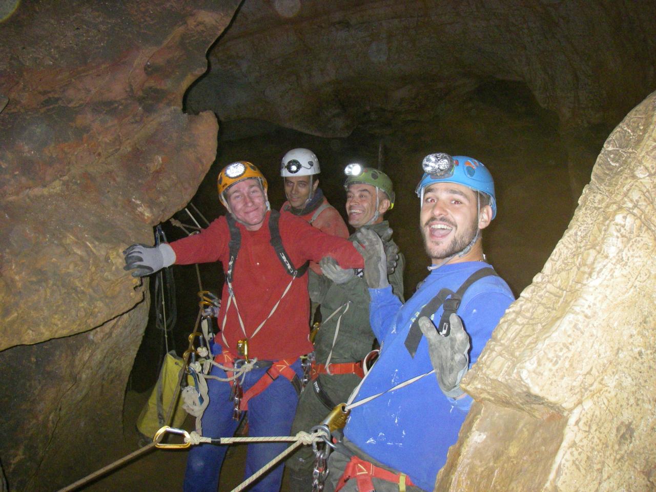 INITIATION A LA SPELEOLOGIE SPORTIVE